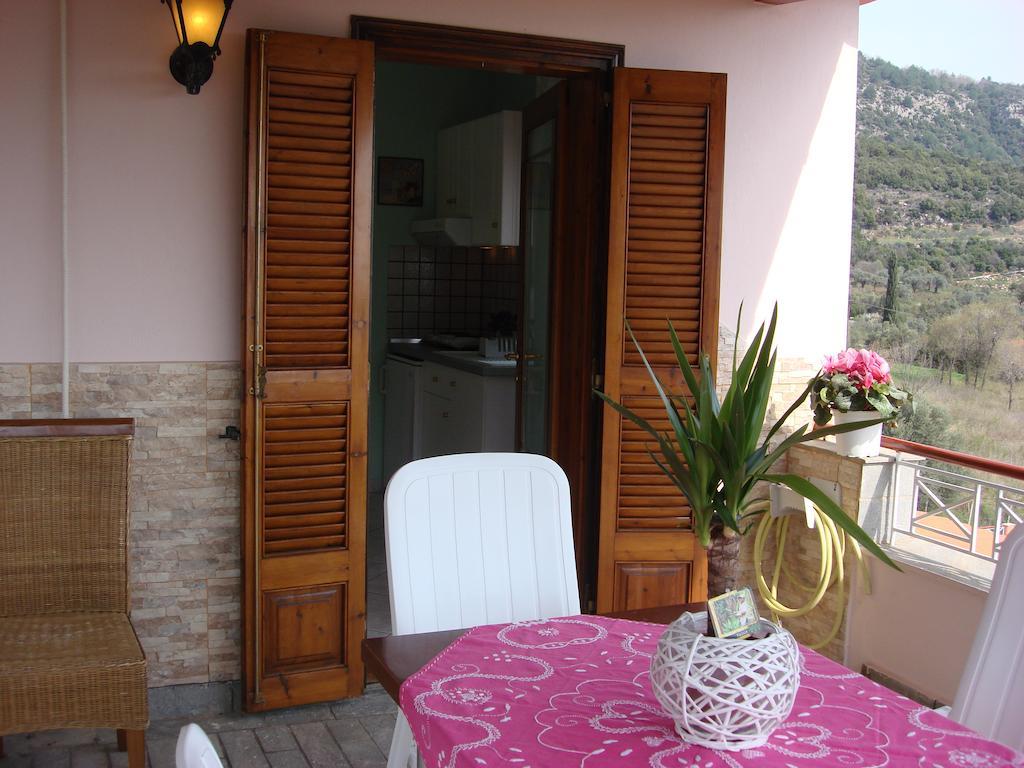 Villa Melina 1 Koinira Oda fotoğraf